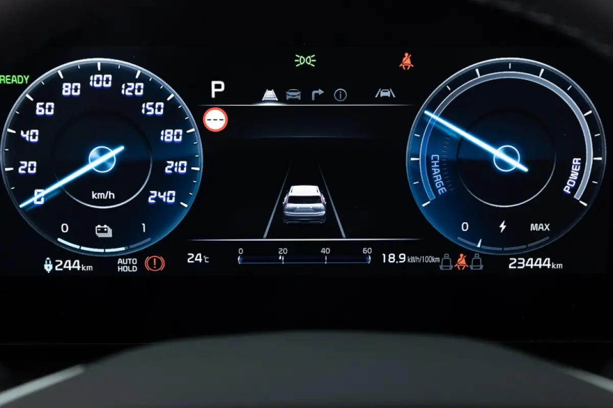 DynamicLine 64.8 kWh | Half LEDER | Stoelverwarming | CAMERA | NAVI | SOH: 100% |