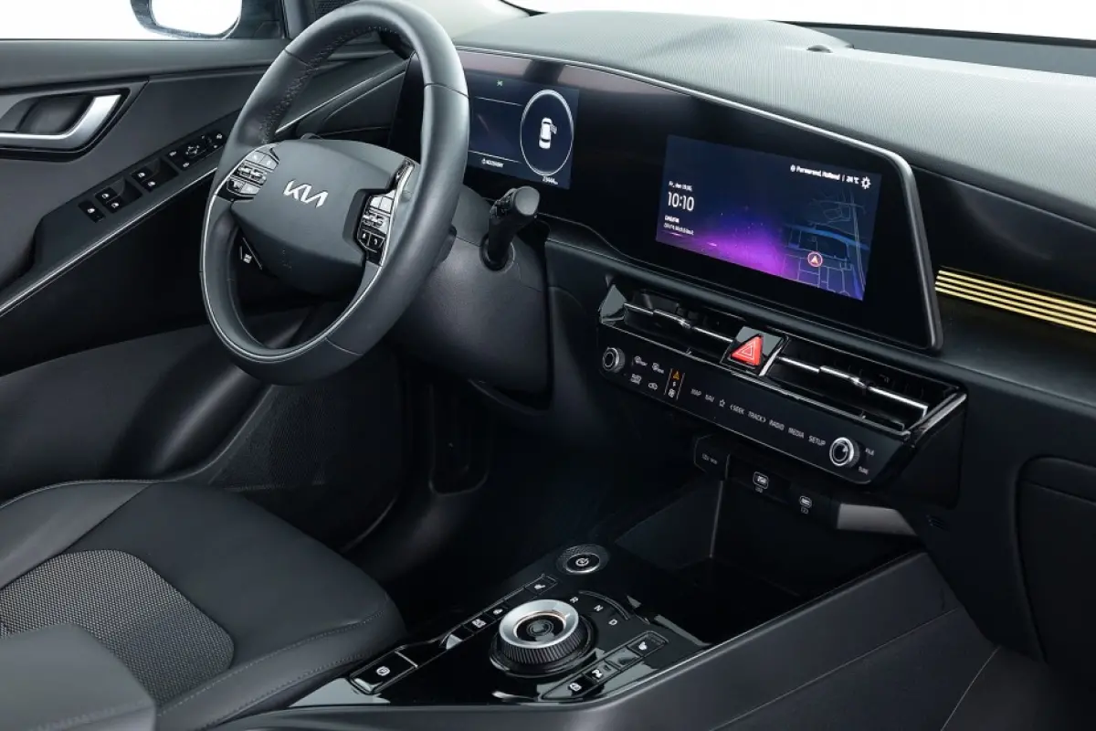 DynamicLine 64.8 kWh | Half LEDER | Stoelverwarming | CAMERA | NAVI | SOH: 100% |