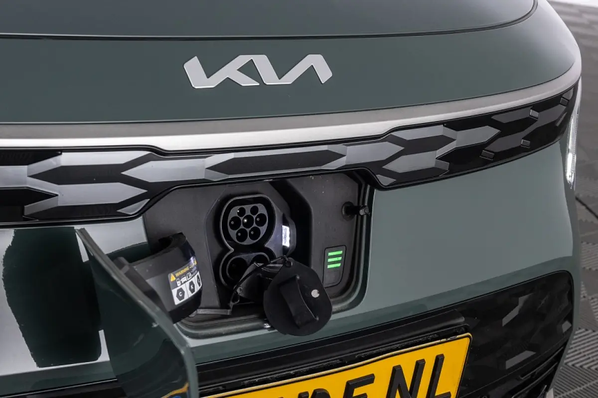 DynamicLine 64.8 kWh | Half LEDER | Stoelverwarming | CAMERA | NAVI | SOH: 100% |