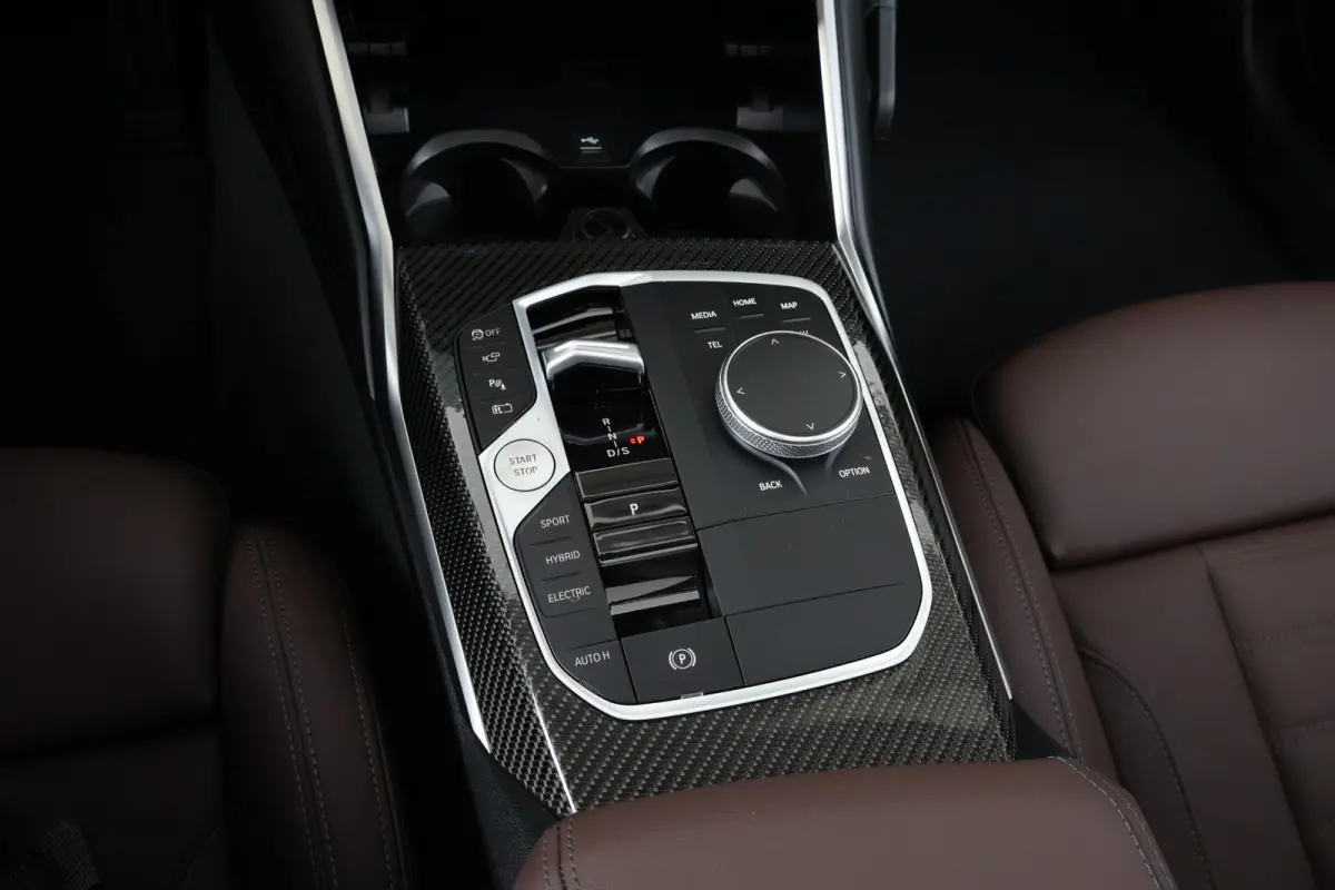 330e | SoH 100% | BMW Individual Special Request Lakkleur | M Sportpakket Pro | Trekhaak | Panoramadak | Comfort Access | Harman-Kardon | Driving Assistant Professional