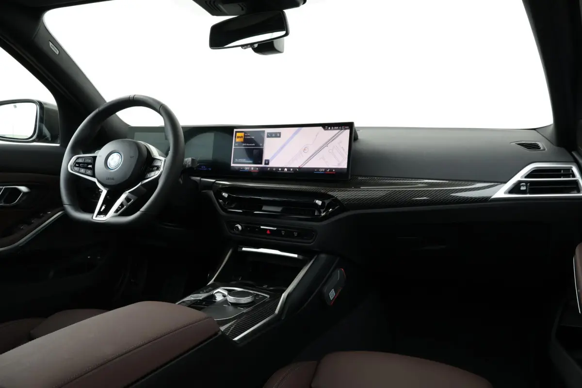 330e | SoH 100% | BMW Individual Special Request Lakkleur | M Sportpakket Pro | Trekhaak | Panoramadak | Comfort Access | Harman-Kardon | Driving Assistant Professional