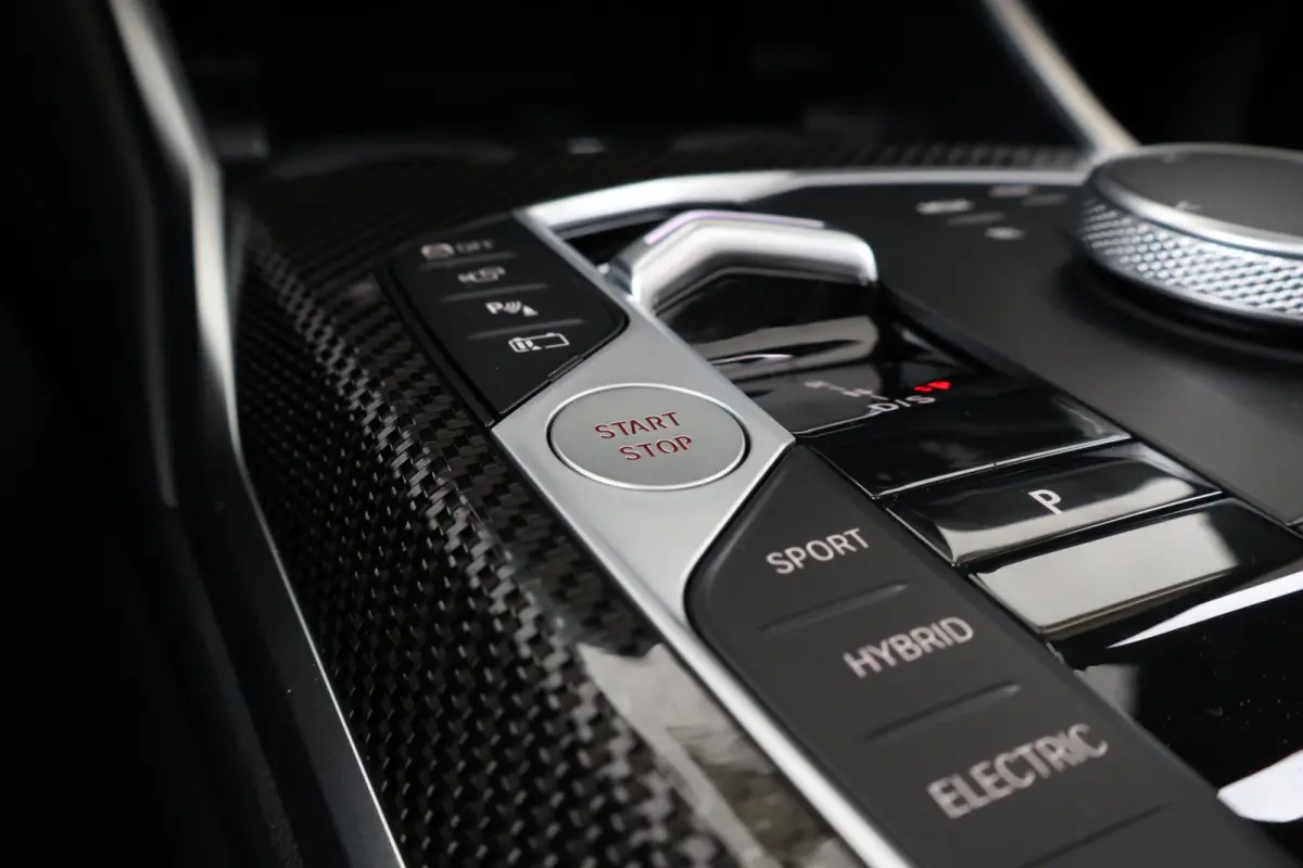 330e | SoH 100% | BMW Individual Special Request Lakkleur | M Sportpakket Pro | Trekhaak | Panoramadak | Comfort Access | Harman-Kardon | Driving Assistant Professional