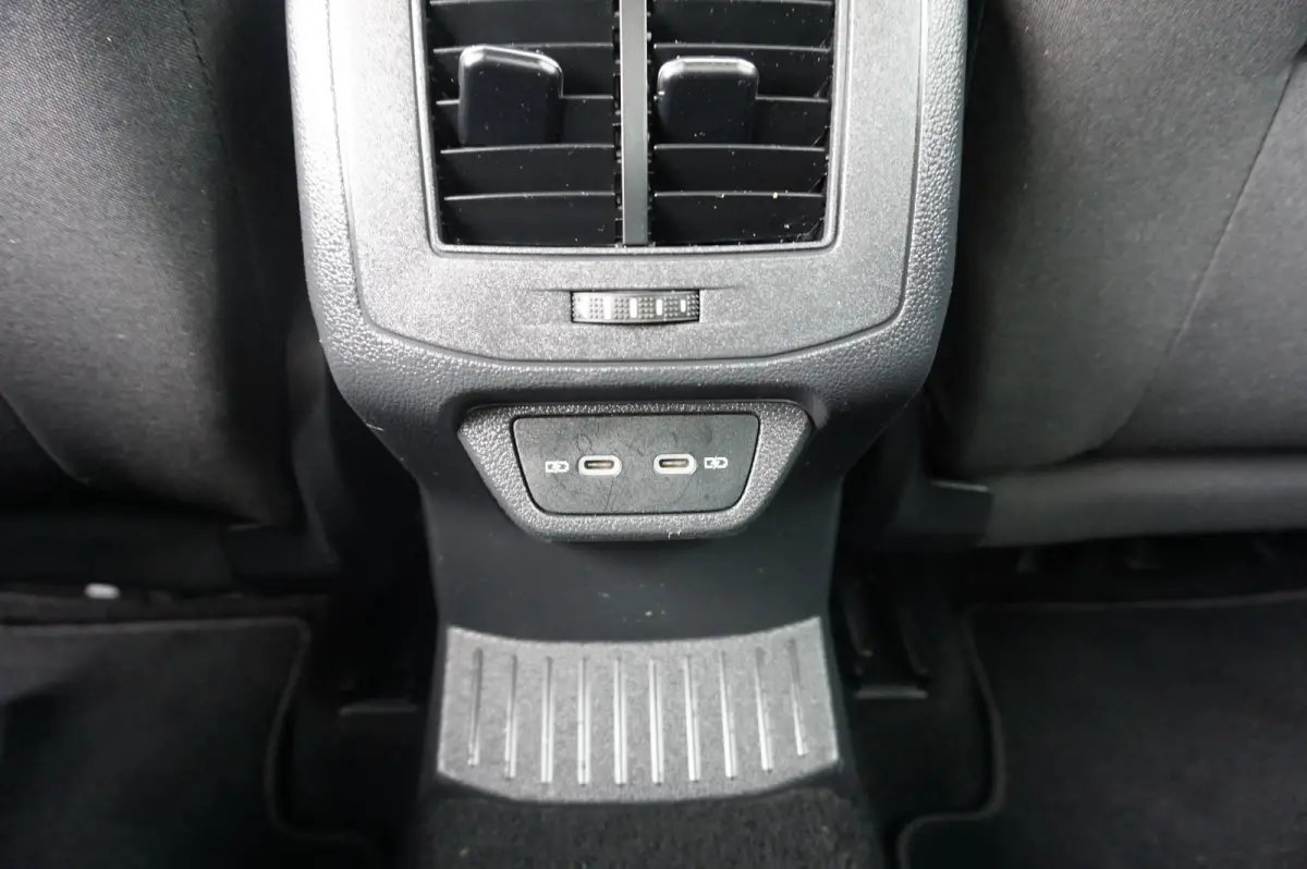 1.0 TSI 110pk Style | Navigatie | Parkeersensoren V+A | Adaptive Cruise
