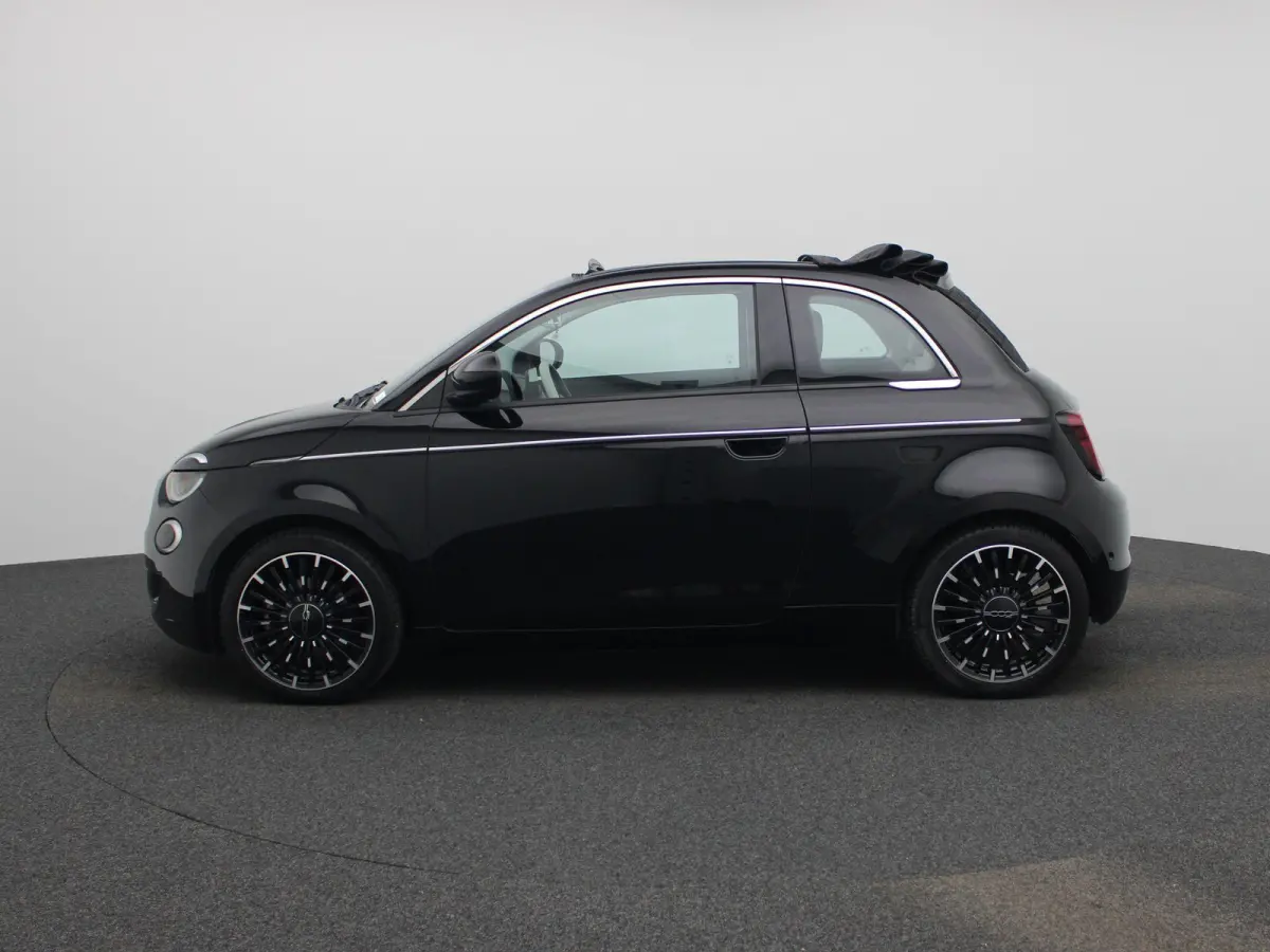 La Prima By Bocelli 42 kWh | Cruise Control | Achteruitrijcamera | Stoelverwarming | Climate Control | Lederen bekleding | Keyless | Apple Carplay/Android Auto |