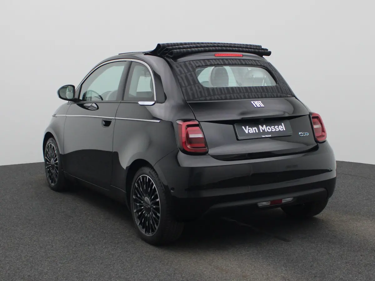 La Prima By Bocelli 42 kWh | Cruise Control | Achteruitrijcamera | Stoelverwarming | Climate Control | Lederen bekleding | Keyless | Apple Carplay/Android Auto |