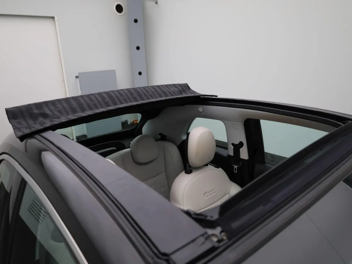 La Prima By Bocelli 42 kWh | Cruise Control | Achteruitrijcamera | Stoelverwarming | Climate Control | Lederen bekleding | Keyless | Apple Carplay/Android Auto |