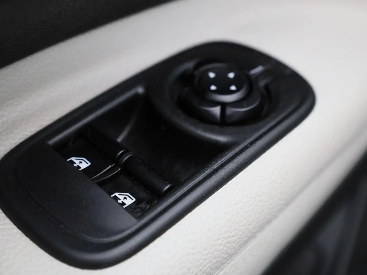 La Prima By Bocelli 42 kWh | Cruise Control | Achteruitrijcamera | Stoelverwarming | Climate Control | Lederen bekleding | Keyless | Apple Carplay/Android Auto |