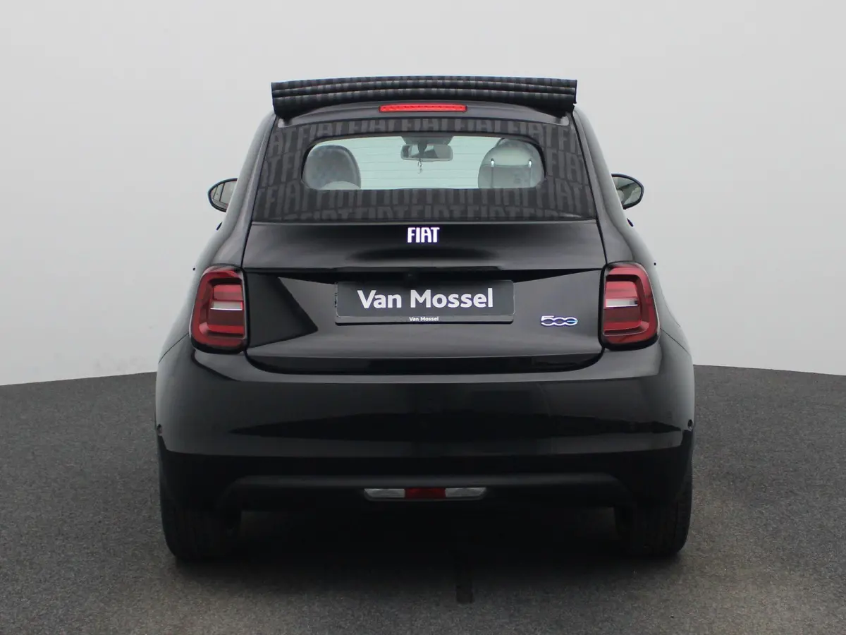 La Prima By Bocelli 42 kWh | Cruise Control | Achteruitrijcamera | Stoelverwarming | Climate Control | Lederen bekleding | Keyless | Apple Carplay/Android Auto |