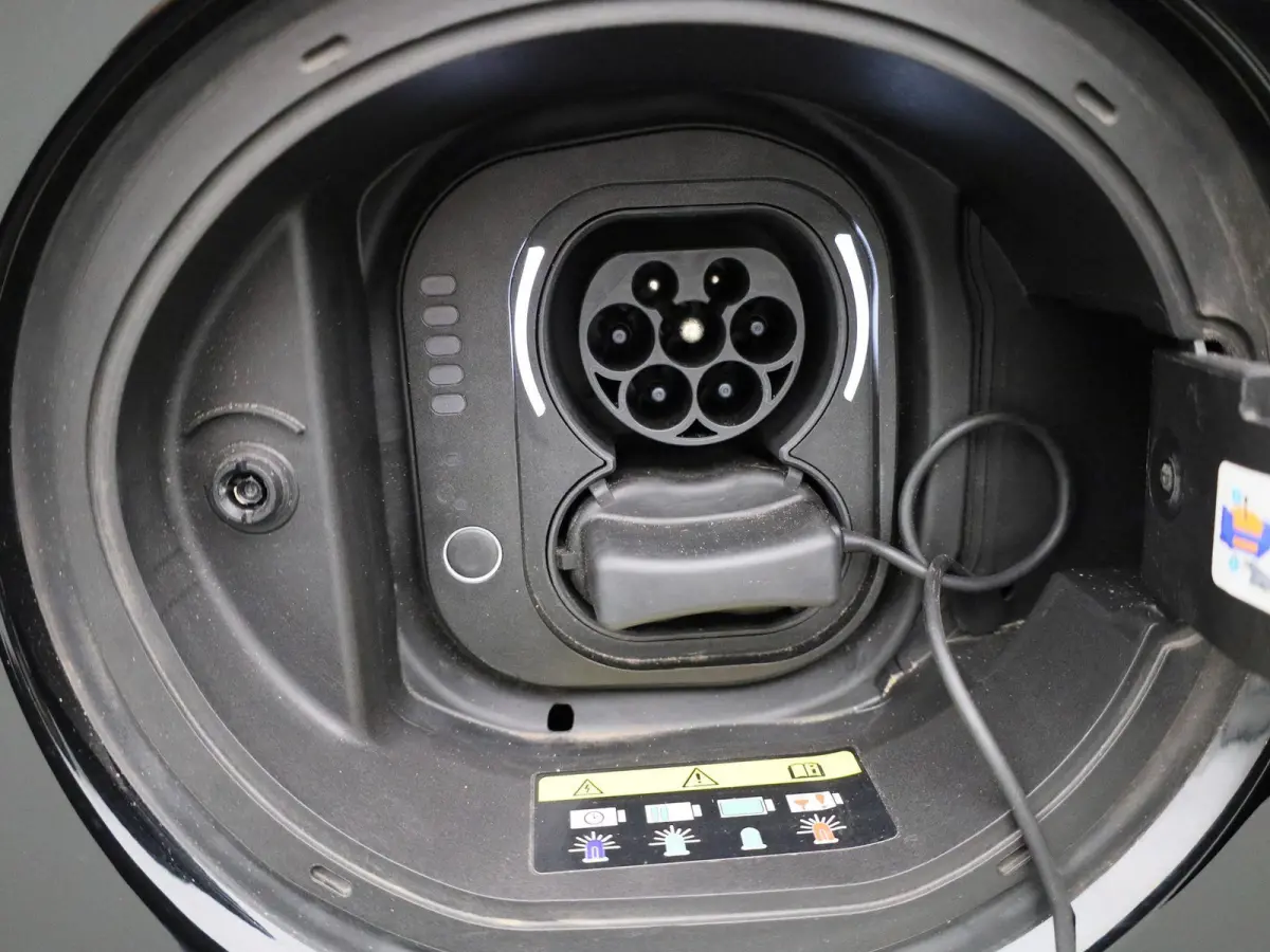La Prima By Bocelli 42 kWh | Cruise Control | Achteruitrijcamera | Stoelverwarming | Climate Control | Lederen bekleding | Keyless | Apple Carplay/Android Auto |