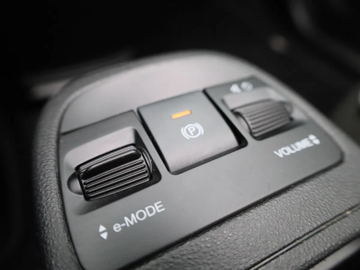 La Prima By Bocelli 42 kWh | Cruise Control | Achteruitrijcamera | Stoelverwarming | Climate Control | Lederen bekleding | Keyless | Apple Carplay/Android Auto |