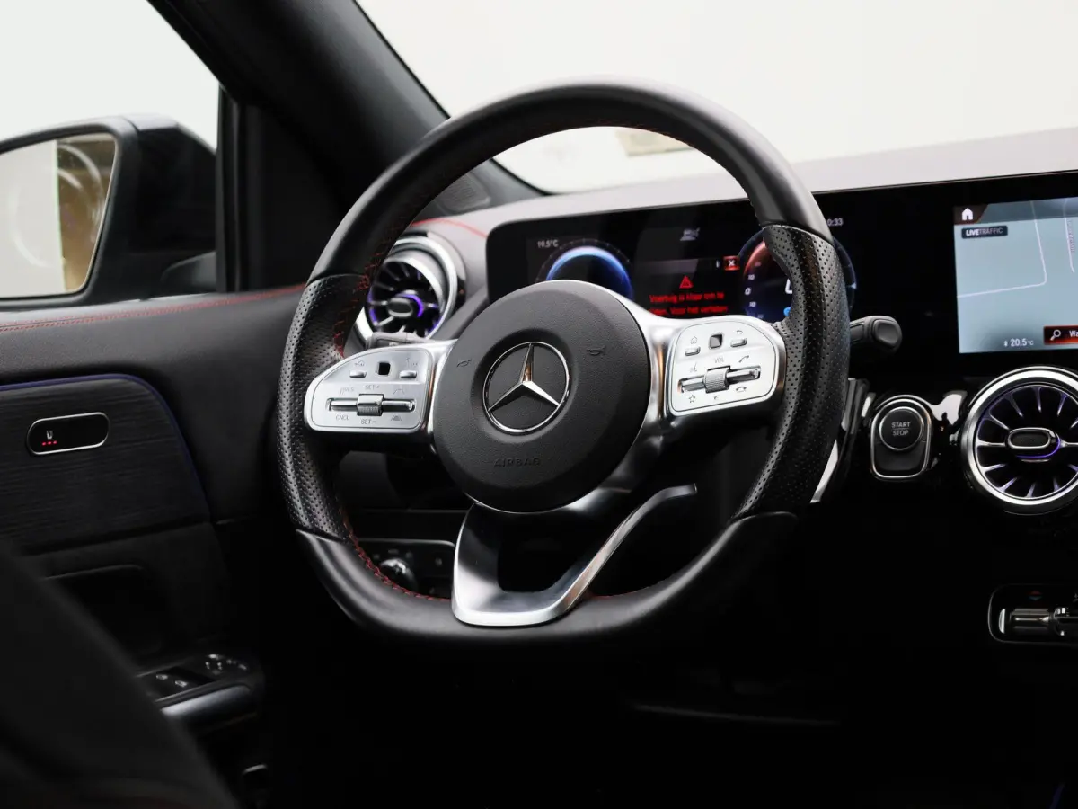 EQA 250 AMG Line | Automaat | Navigatie | Achteruitrijcamera | LED Verlichting | Stoelverwarming | Sfeer verlichting | AMG | 12 Maanden BOVAG Garantie |