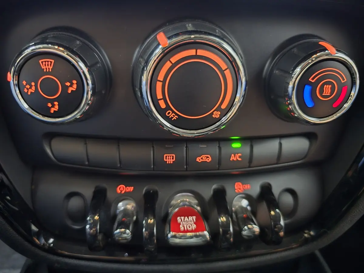 1.5 One Airconditioning Bluetooth Cruise 18"LM