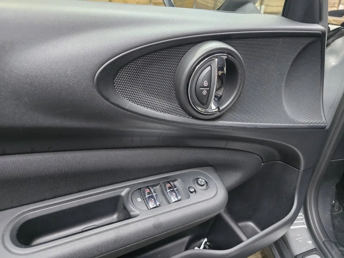 1.5 One Airconditioning Bluetooth Cruise 18"LM