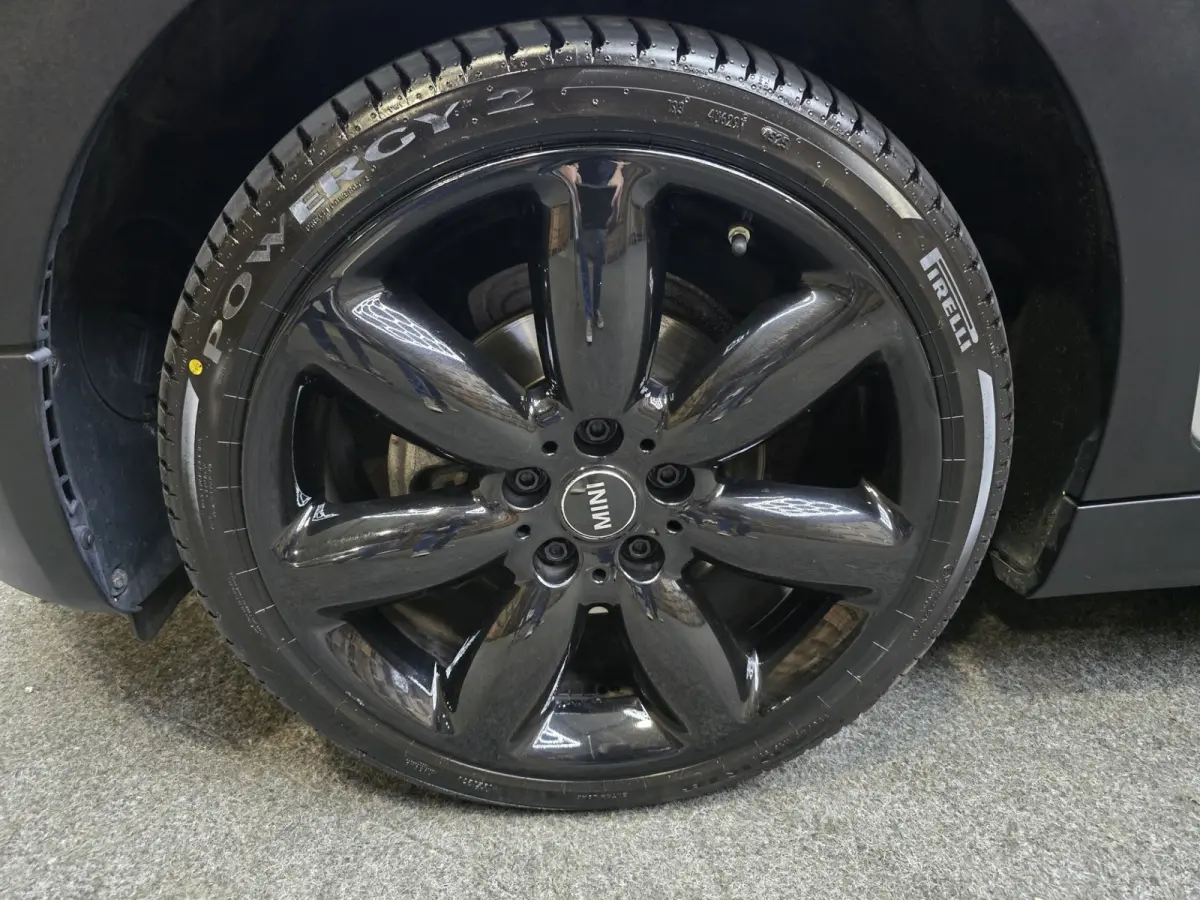 1.5 One Airconditioning Bluetooth Cruise 18"LM