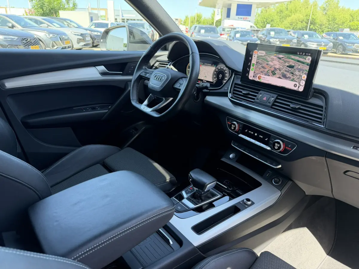 55 TFSI e S Line Luchtvering Trekhaak Panoramadak Achteruitrijcamera 21 Inch DAB Keyless Entry