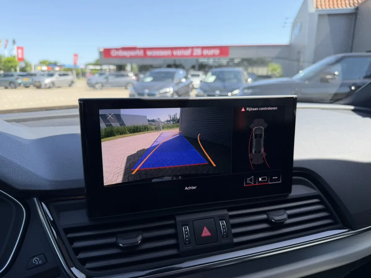 55 TFSI e S Line Luchtvering Trekhaak Panoramadak Achteruitrijcamera 21 Inch DAB Keyless Entry