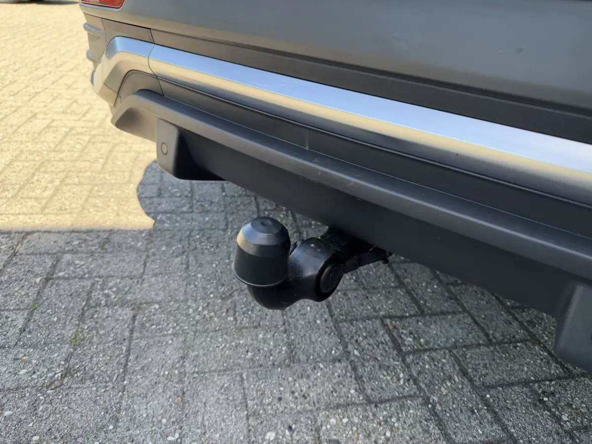 55 TFSI e S Line Luchtvering Trekhaak Panoramadak Achteruitrijcamera 21 Inch DAB Keyless Entry