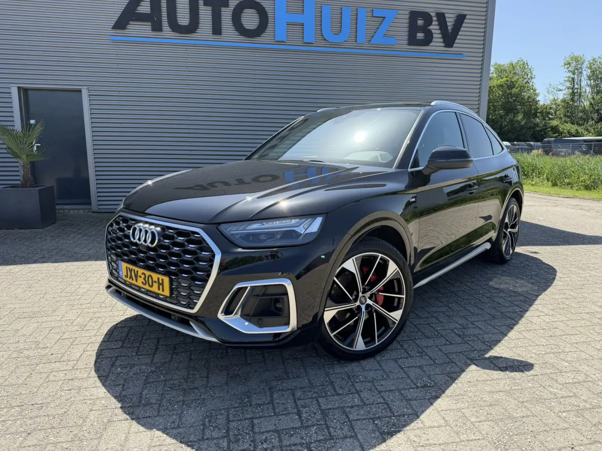 55 TFSI e S Line Luchtvering Trekhaak Panoramadak Achteruitrijcamera 21 Inch DAB Keyless Entry