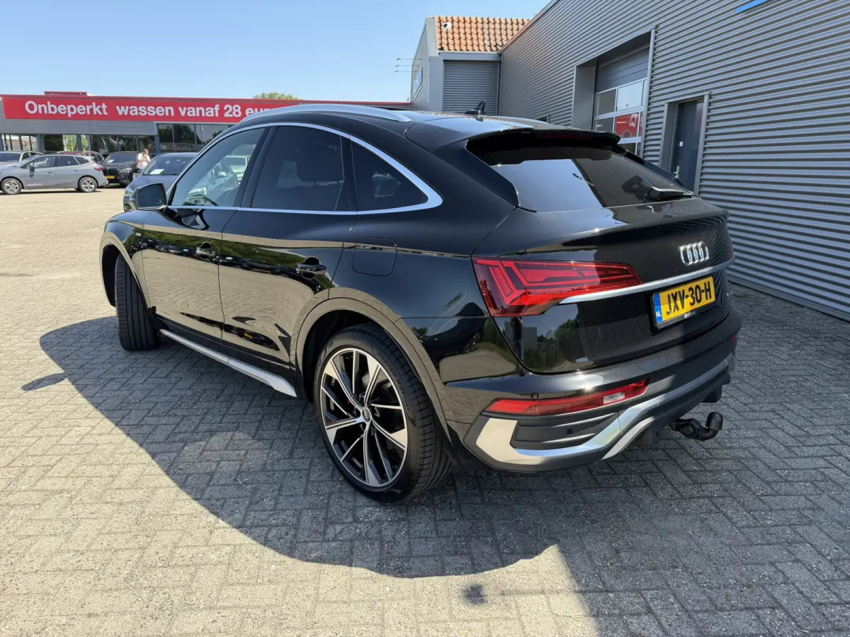 55 TFSI e S Line Luchtvering Trekhaak Panoramadak Achteruitrijcamera 21 Inch DAB Keyless Entry