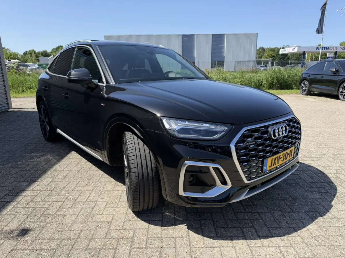 55 TFSI e S Line Luchtvering Trekhaak Panoramadak Achteruitrijcamera 21 Inch DAB Keyless Entry
