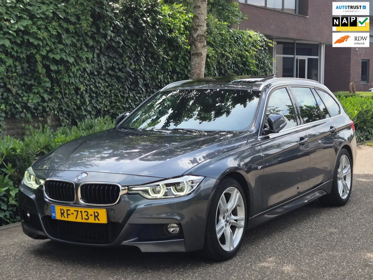 320i M Sport High Ex Panorama A CarPlay Keyless Virtual dash Camera Touring