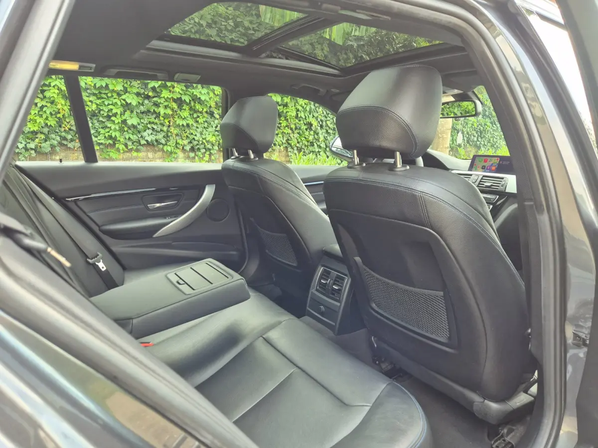 320i M Sport High Ex Panorama A CarPlay Keyless Virtual dash Camera Touring