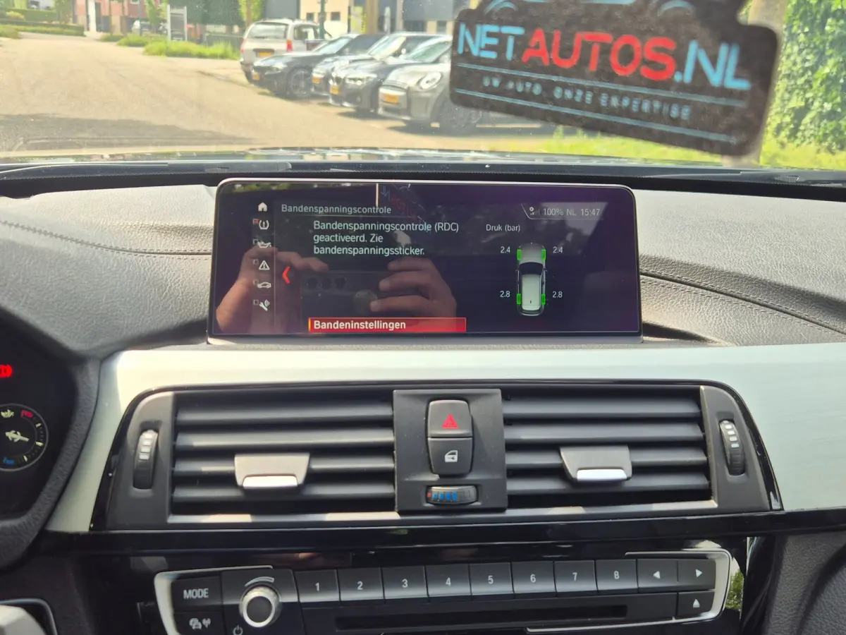320i M Sport High Ex Panorama A CarPlay Keyless Virtual dash Camera Touring