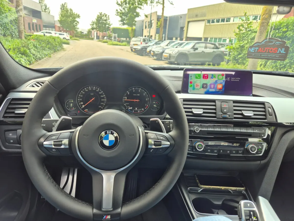 320i M Sport High Ex Panorama A CarPlay Keyless Virtual dash Camera Touring