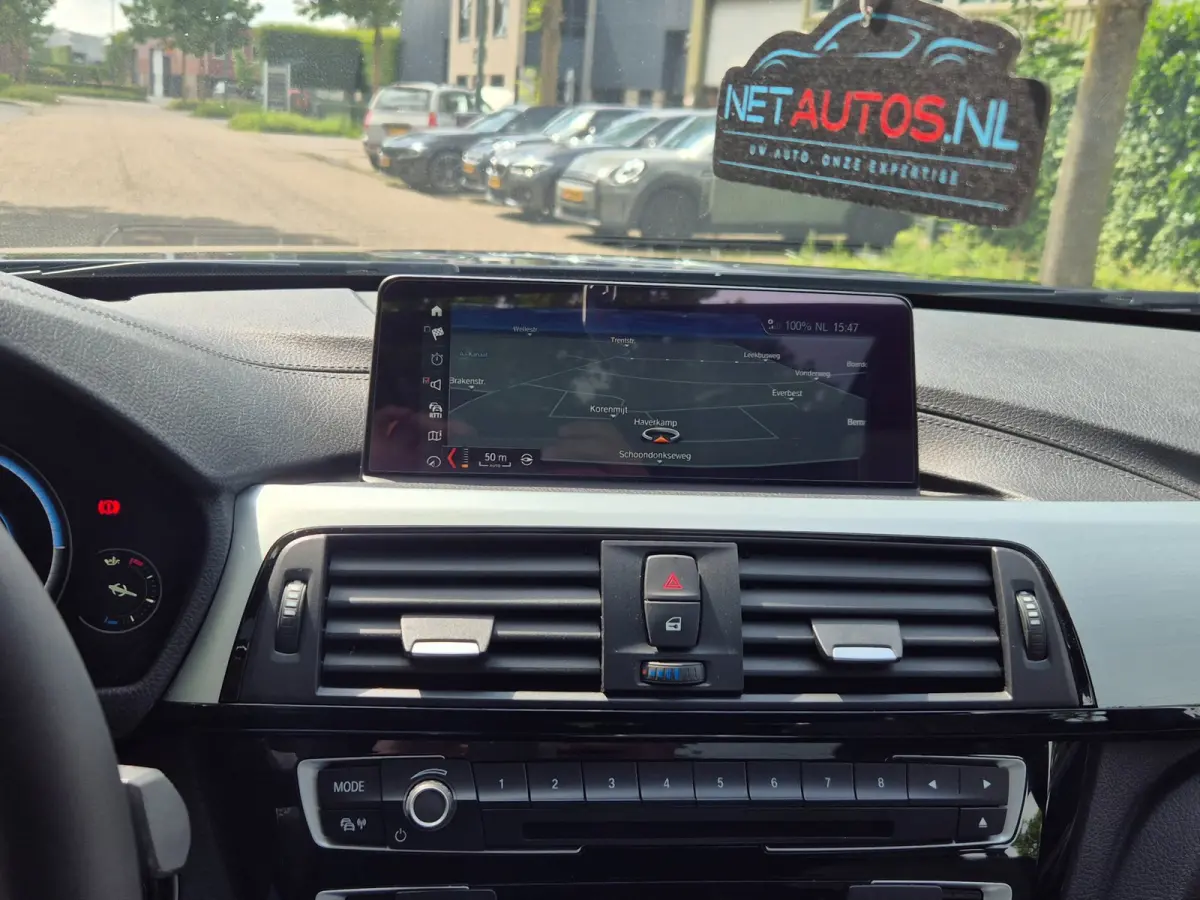 320i M Sport High Ex Panorama A CarPlay Keyless Virtual dash Camera Touring
