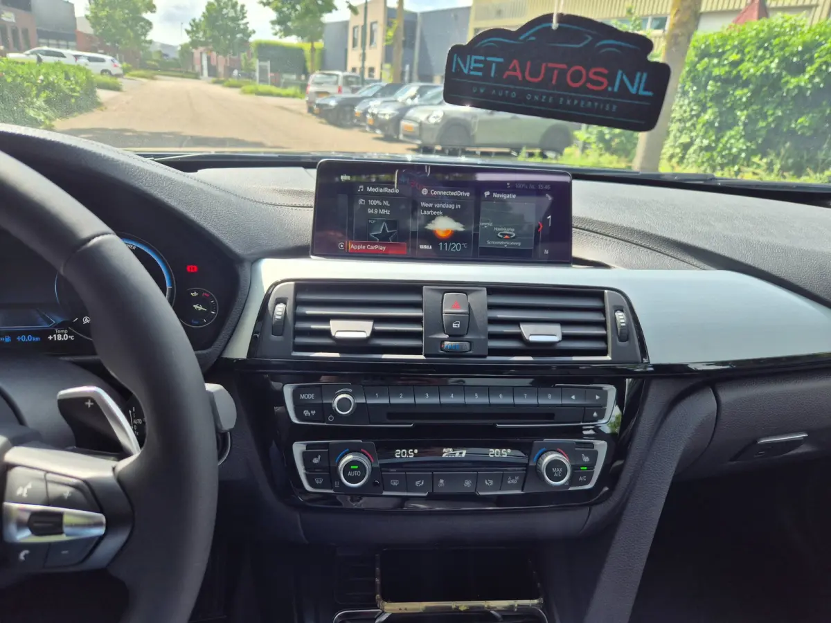 320i M Sport High Ex Panorama A CarPlay Keyless Virtual dash Camera Touring