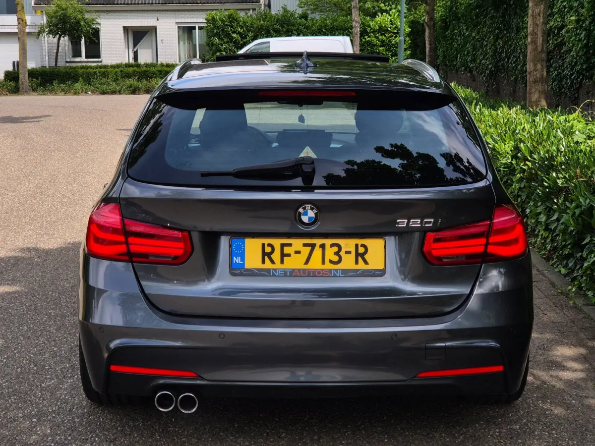 320i M Sport High Ex Panorama A CarPlay Keyless Virtual dash Camera Touring