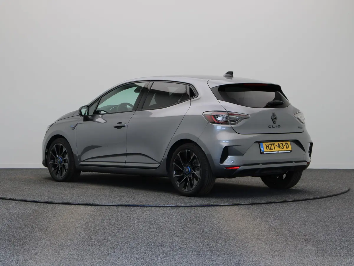 E-Tech Full Hybrid 145pk esprit Alpine | Stoel en stuurverwarming | Dodehoek detectie | parkeersensoren voor en achter | Adaptive cruise control |