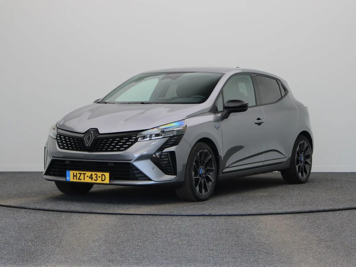 E-Tech Full Hybrid 145pk esprit Alpine | Stoel en stuurverwarming | Dodehoek detectie | parkeersensoren voor en achter | Adaptive cruise control |