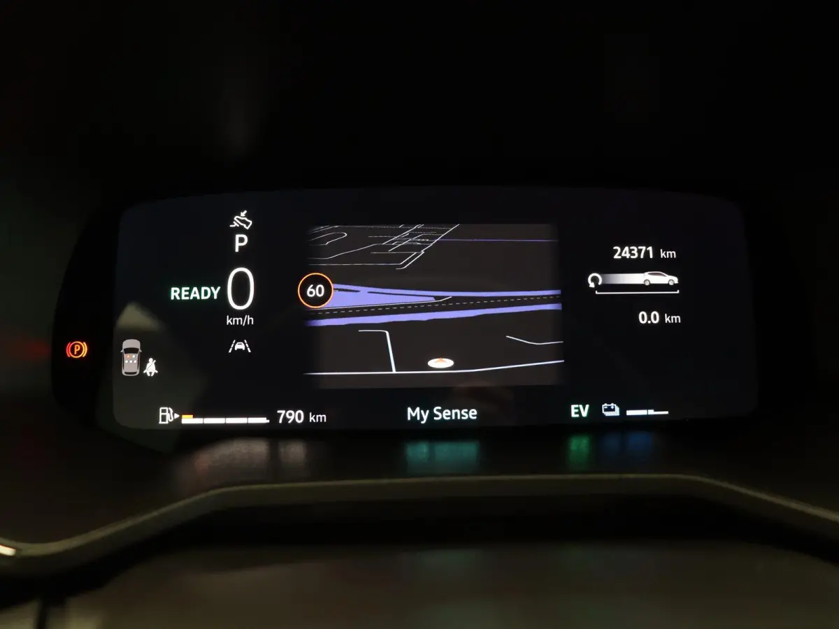 E-Tech Full Hybrid 145pk esprit Alpine | Stoel en stuurverwarming | Dodehoek detectie | parkeersensoren voor en achter | Adaptive cruise control |