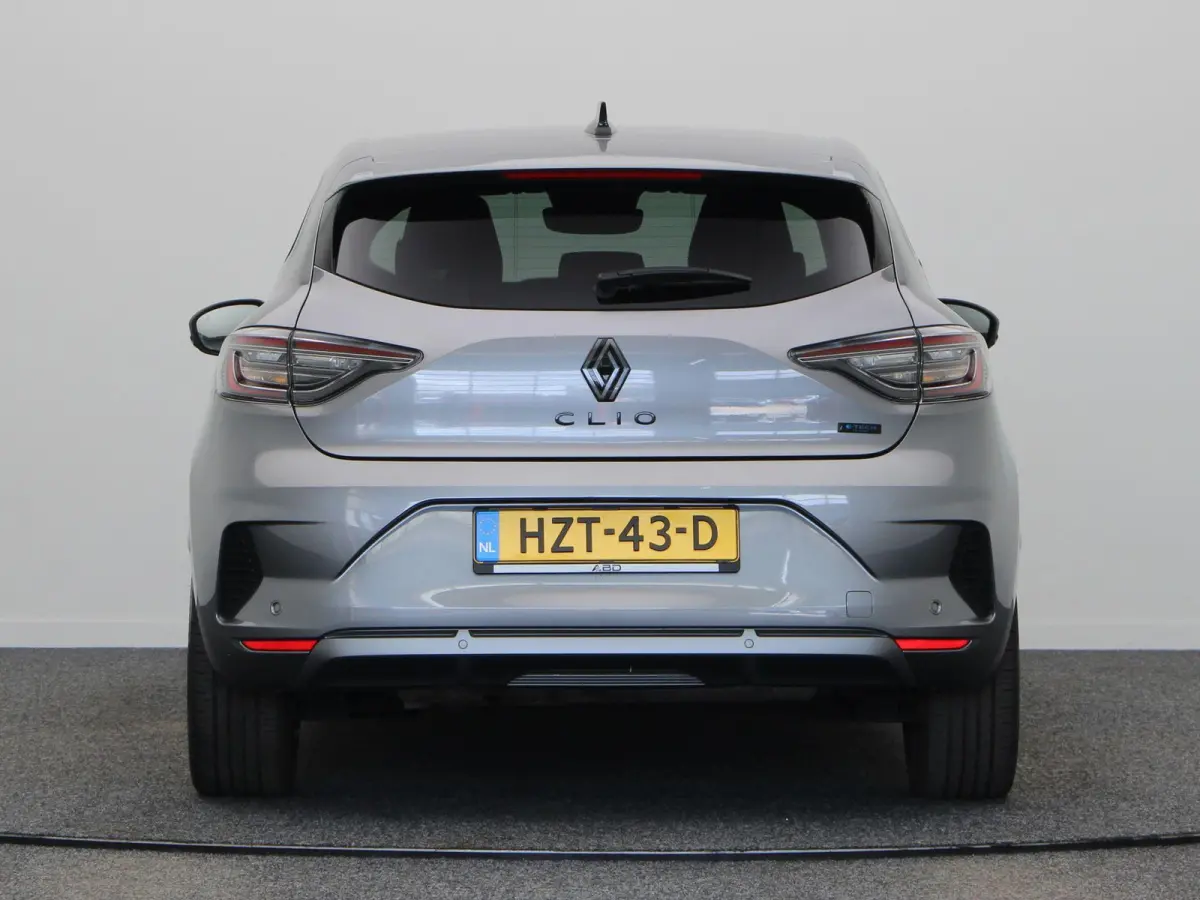 E-Tech Full Hybrid 145pk esprit Alpine | Stoel en stuurverwarming | Dodehoek detectie | parkeersensoren voor en achter | Adaptive cruise control |
