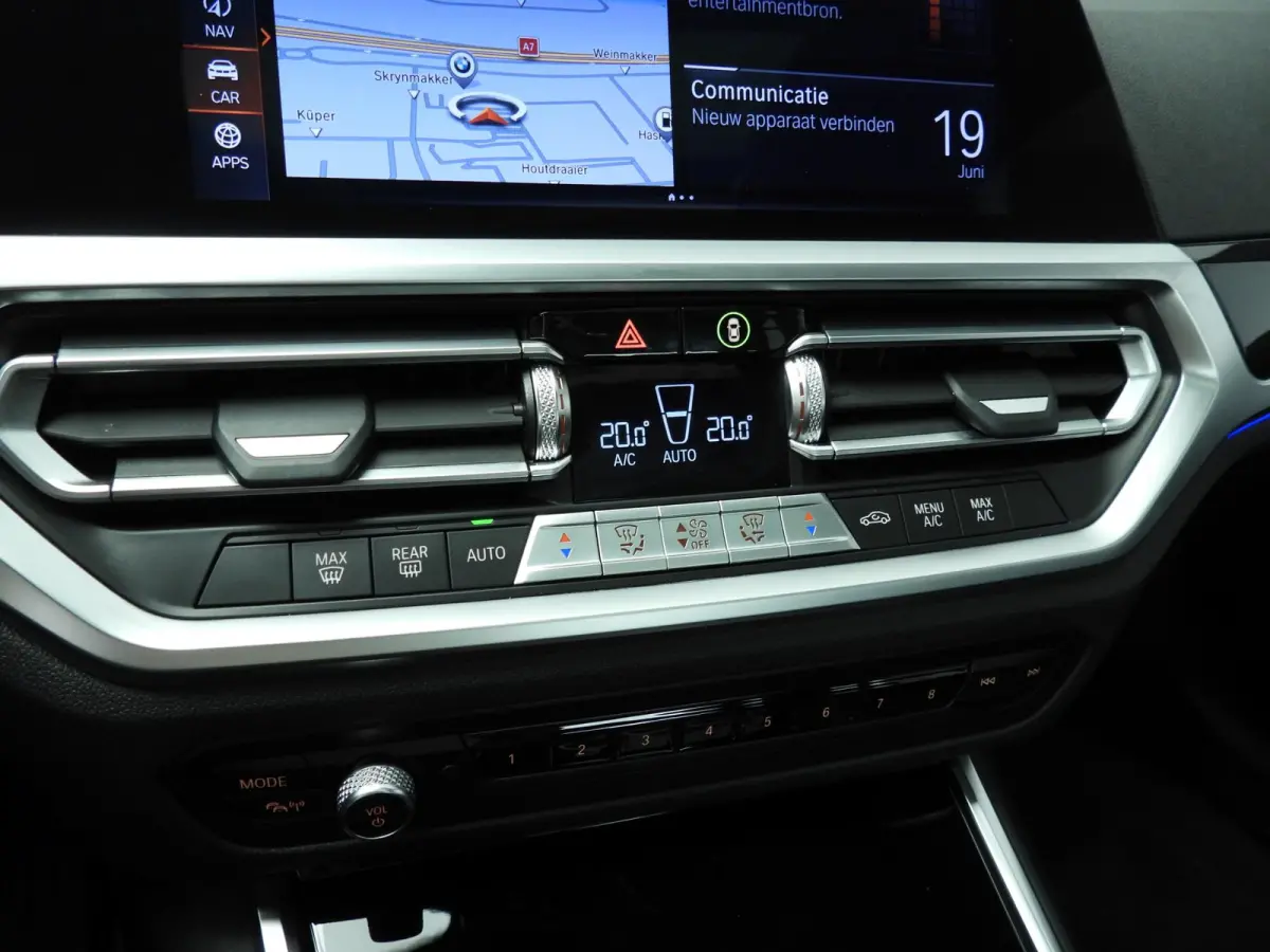 320i | LED | Navigatie | Schuifdak | Sportstoelen | DAB | Hifi speakers | Alu 18 inch