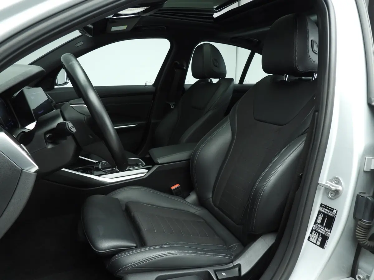 320i | LED | Navigatie | Schuifdak | Sportstoelen | DAB | Hifi speakers | Alu 18 inch