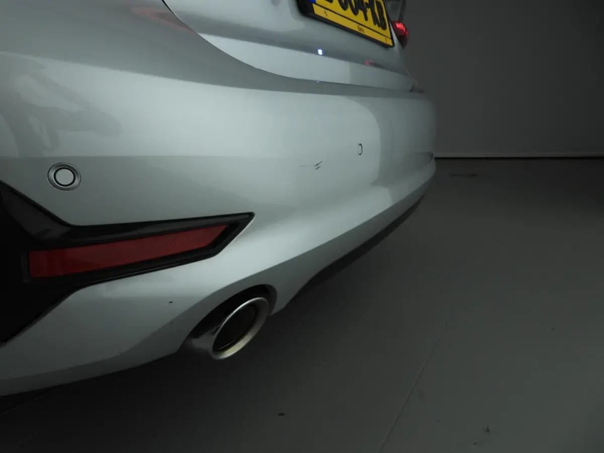 320i | LED | Navigatie | Schuifdak | Sportstoelen | DAB | Hifi speakers | Alu 18 inch