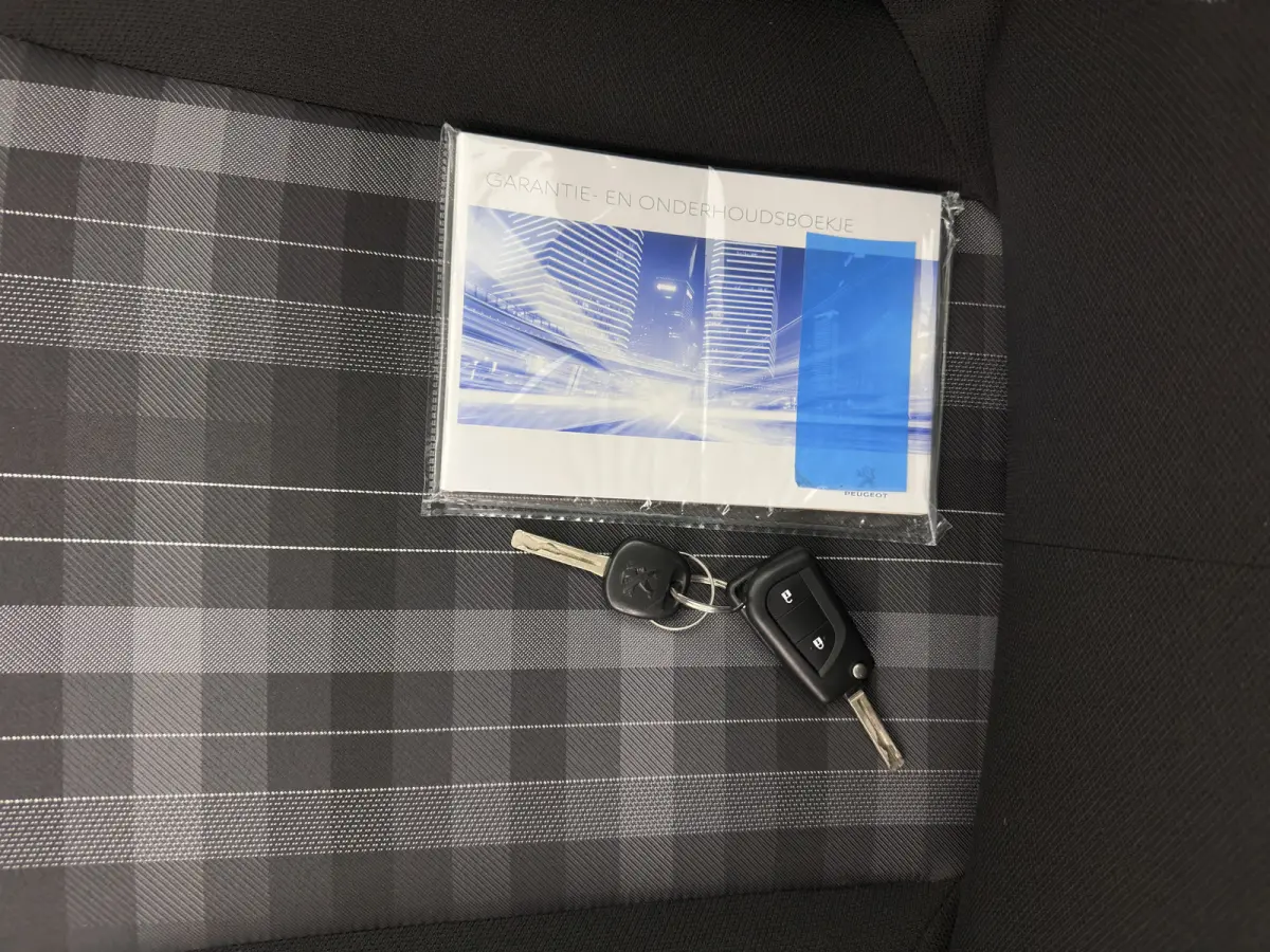 1.0 e-VTi Active *AIRCO | COMFORTSEATS | RADIO*