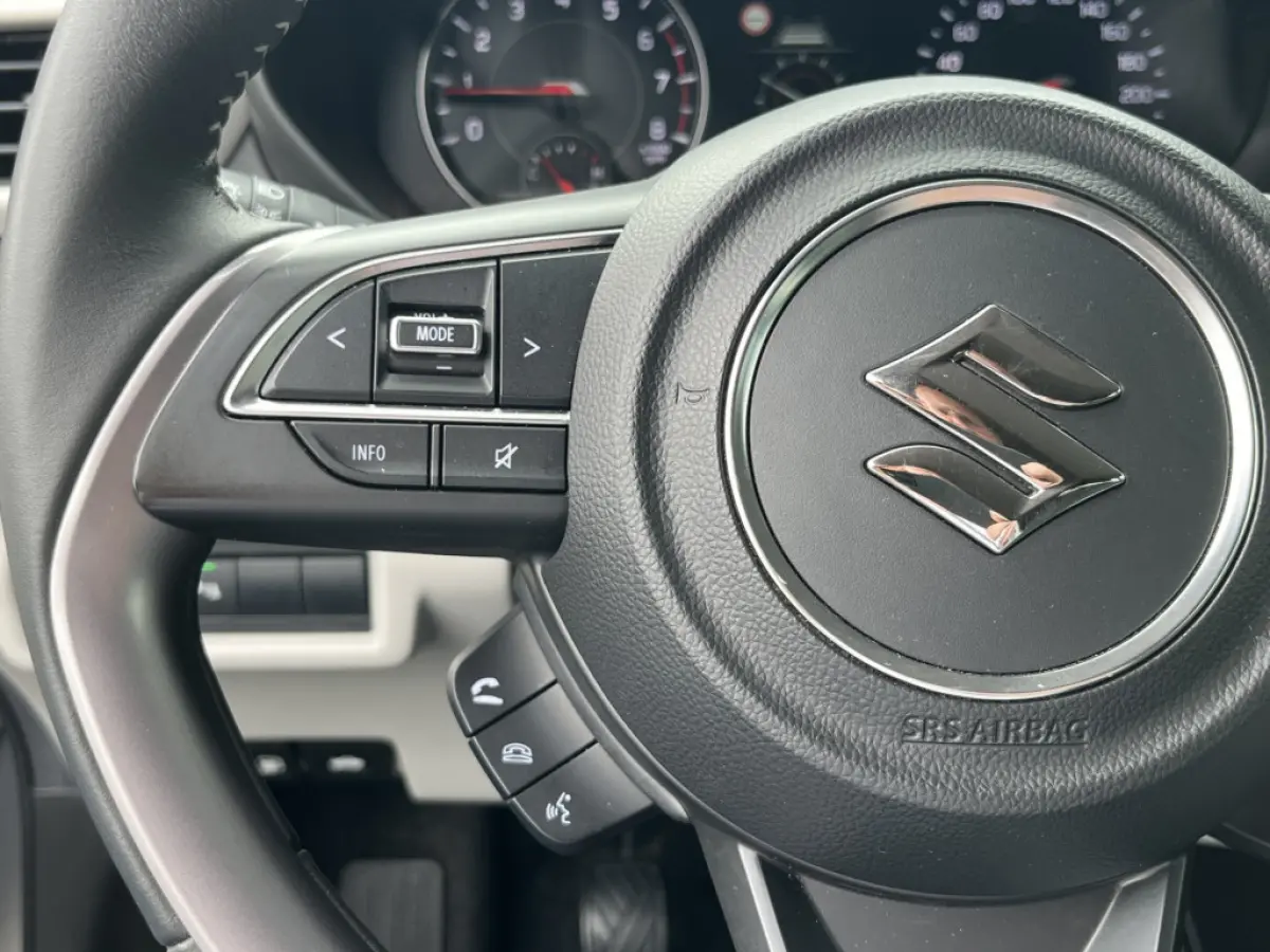 1.2 Smart Hybrid Select CVT Automaat | Meerdere kleuren beschikbaar | €2.200,- voordeel | Adapt. Cruise | Camera | Stoelverwarming | 16'' | Dodehoek | Carplay/Android Auto | Smart Entry |