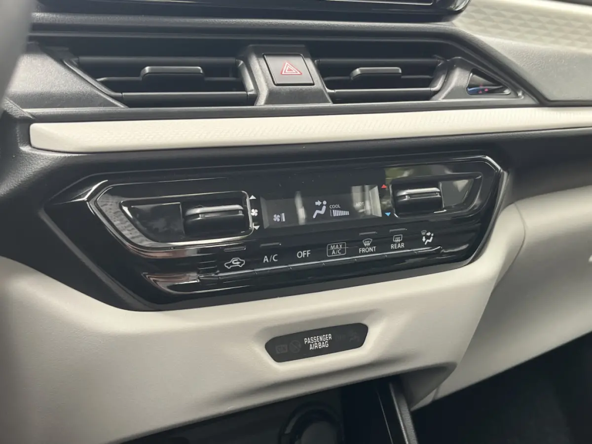 1.2 Smart Hybrid Select CVT Automaat | Meerdere kleuren beschikbaar | €2.200,- voordeel | Adapt. Cruise | Camera | Stoelverwarming | 16'' | Dodehoek | Carplay/Android Auto | Smart Entry |