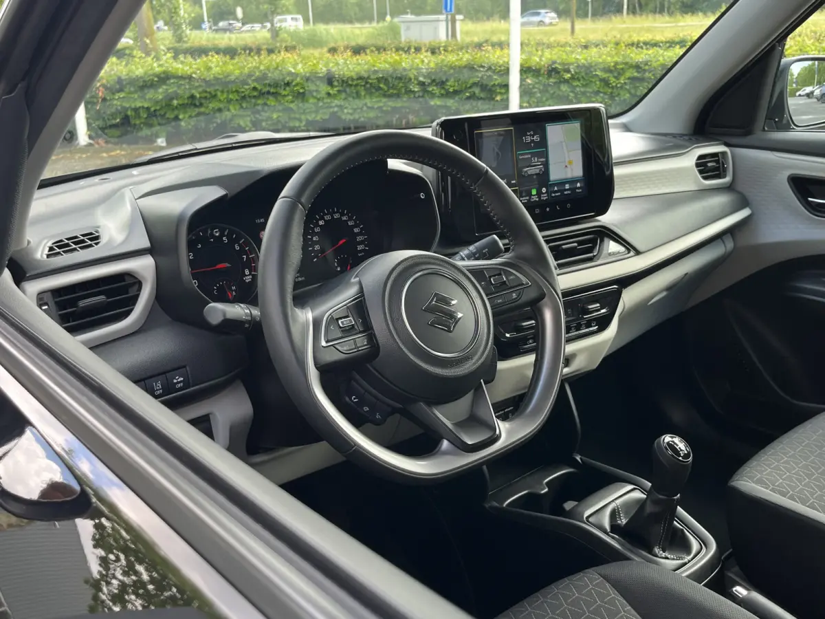 1.2 Smart Hybrid Select | Meerdere kleuren beschikbaar | €2.200,- voordeel | Adapt. Cruise | Camera | Stoelverwarming | 16'' | Dodehoek | Carplay/Android Auto | Smart Entry |