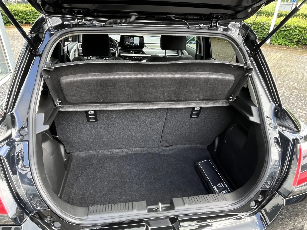 1.2 Smart Hybrid Select | Meerdere kleuren beschikbaar | €2.200,- voordeel | Adapt. Cruise | Camera | Stoelverwarming | 16'' | Dodehoek | Carplay/Android Auto | Smart Entry |