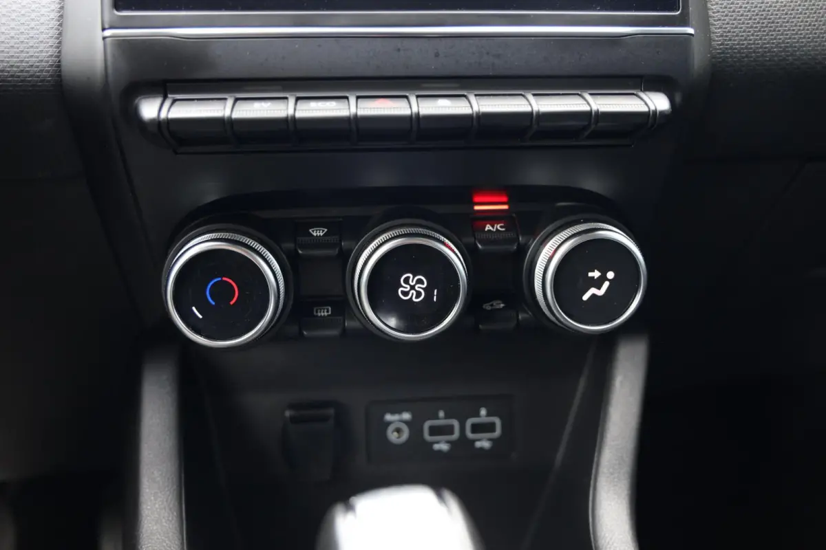 1.6 E-Tech Hybrid 140 Business Zen|Camera|Automaat|Dealer OH|