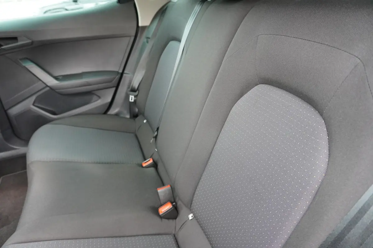 1.0 EcoTSI 95pk Style Business Intense | Digitaal Dash | Stoelverwarming | Full Link | LED | Cruise