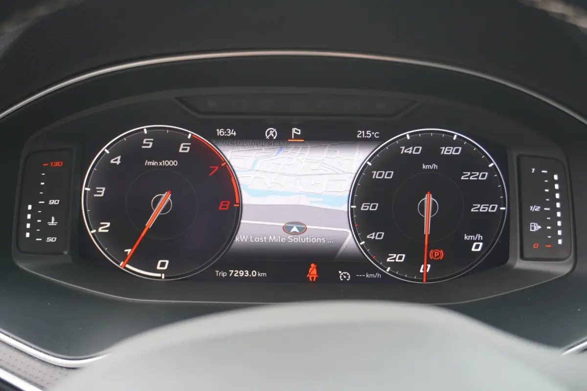 1.0 EcoTSI 95pk Style Business Intense | Digitaal Dash | Stoelverwarming | Full Link | LED | Cruise