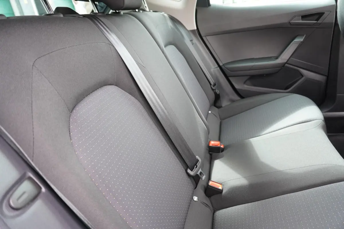 1.0 EcoTSI 95pk Style Business Intense | Digitaal Dash | Stoelverwarming | Full Link | LED | Cruise