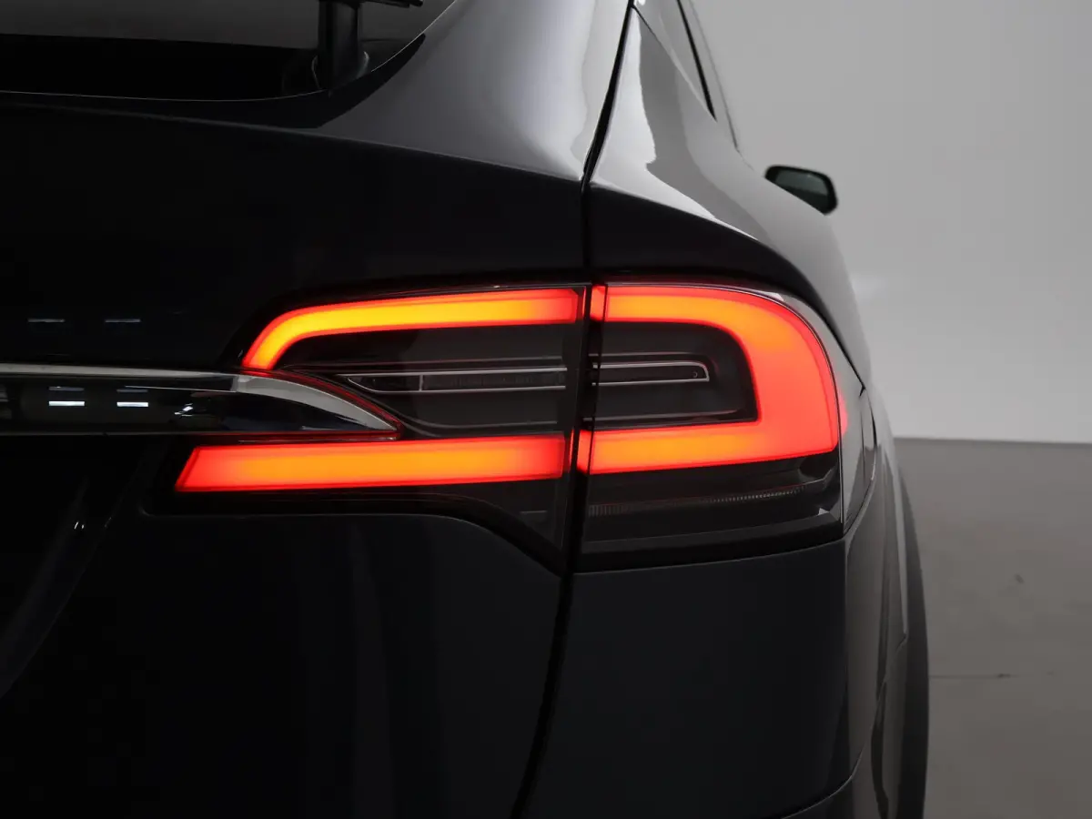 100D 6-PERS PERFORMANCE *RDW NWPRIJS €173.500* 612 PK | LUDICROUS SPEED | TREKHAAK 2250 KG! | CARBON AFWERKING