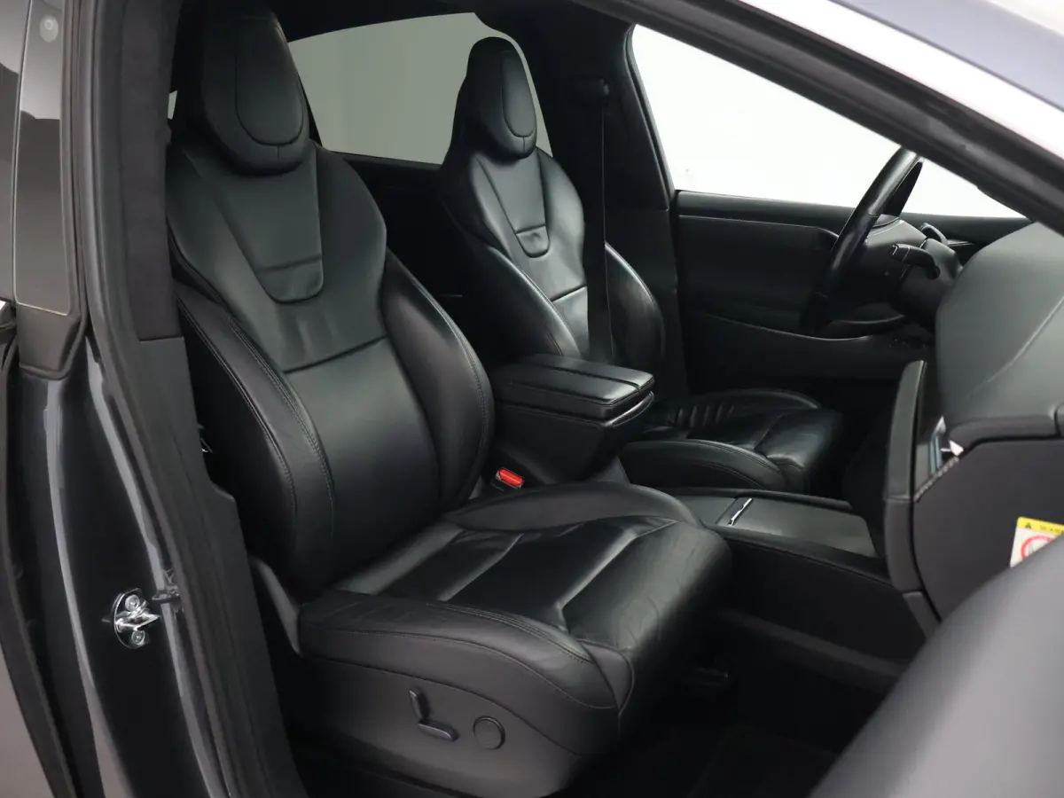 100D 6-PERS PERFORMANCE *RDW NWPRIJS €173.500* 612 PK | LUDICROUS SPEED | TREKHAAK 2250 KG! | CARBON AFWERKING