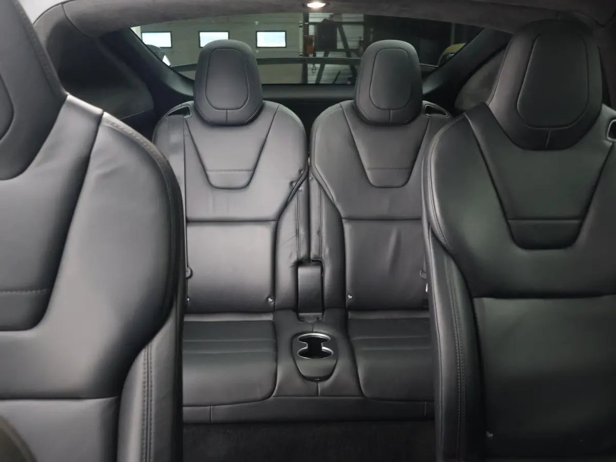 100D 6-PERS PERFORMANCE *RDW NWPRIJS €173.500* 612 PK | LUDICROUS SPEED | TREKHAAK 2250 KG! | CARBON AFWERKING